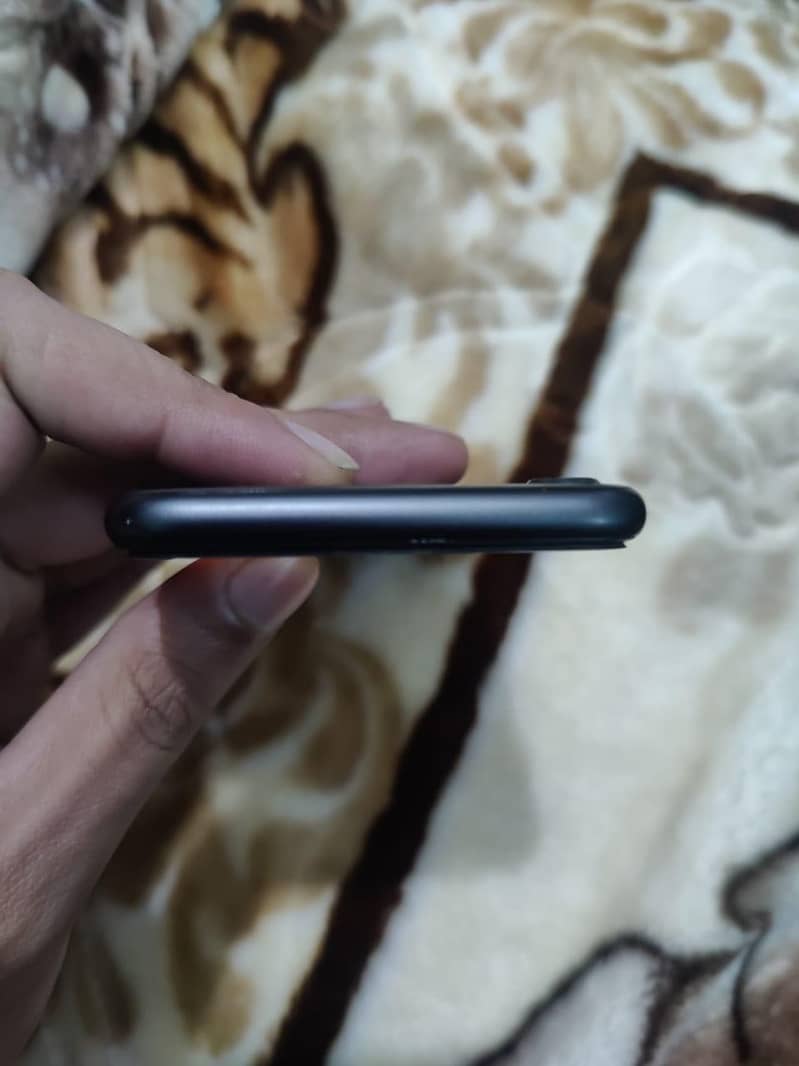 Apple iPhone 8 1