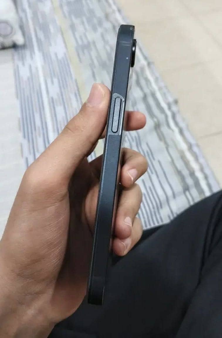 Iphone 16e 3