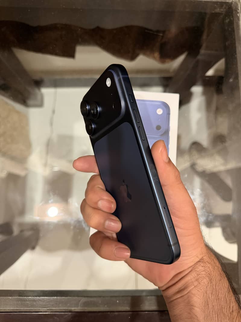 Apple iPhone 17 Pro Max 1