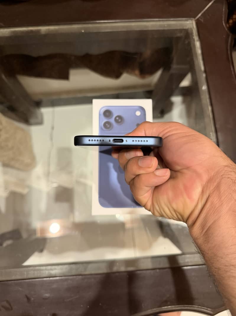 Apple iPhone 17 Pro Max 2