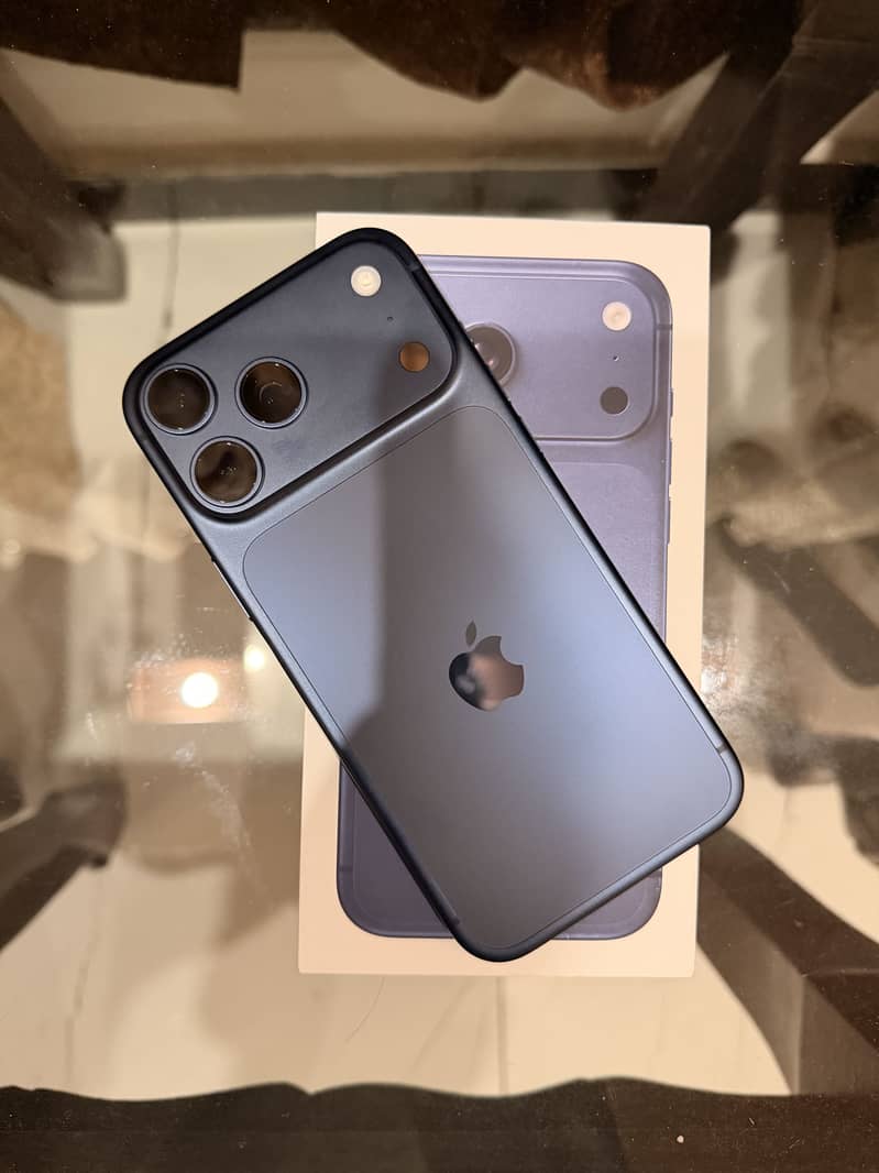 Apple iPhone 17 Pro Max 6