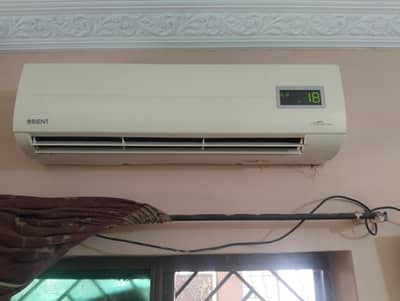 Orient 1.5 ton Saplit Ac genioun condition.
