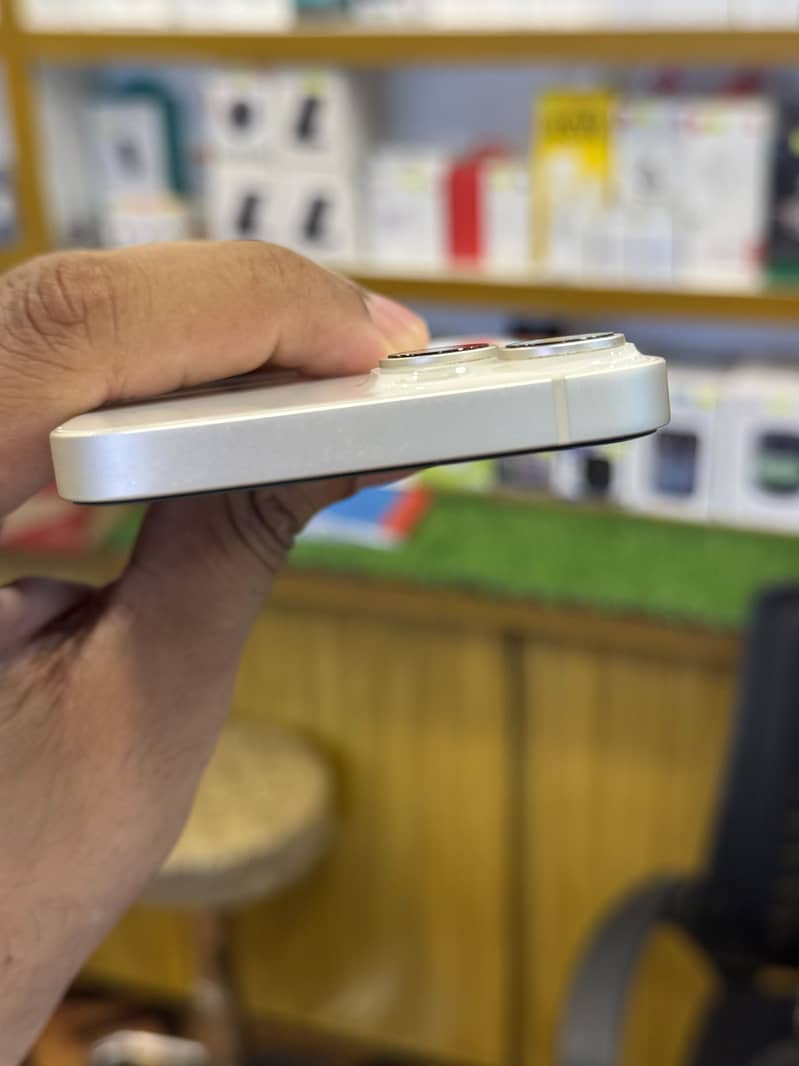 Apple iPhone 14 7