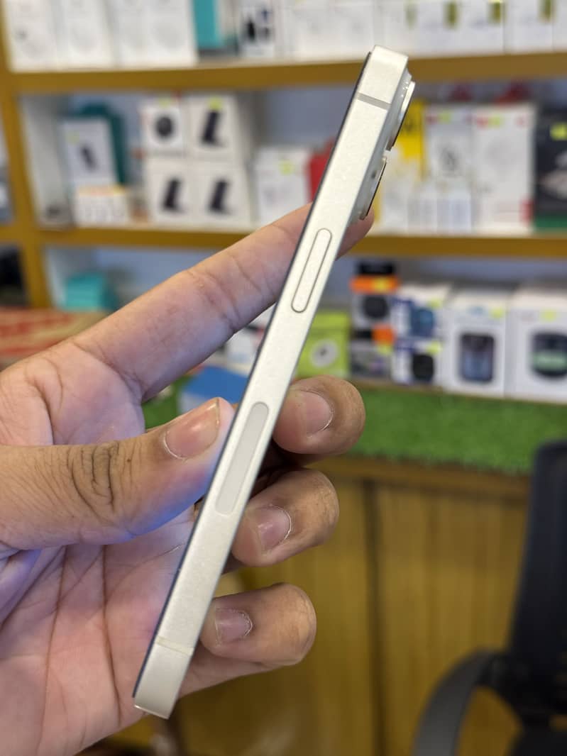 Apple iPhone 14 8