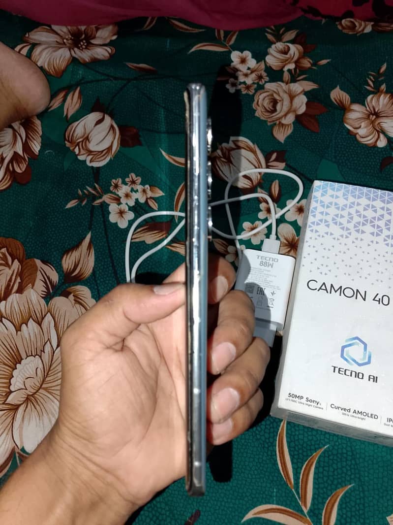 Tecno CAMON 40 Pro 5