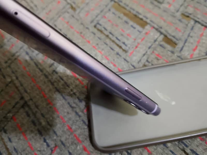 Apple iPhone 11 3