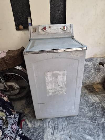 Fully working metal body Royal washing machine
