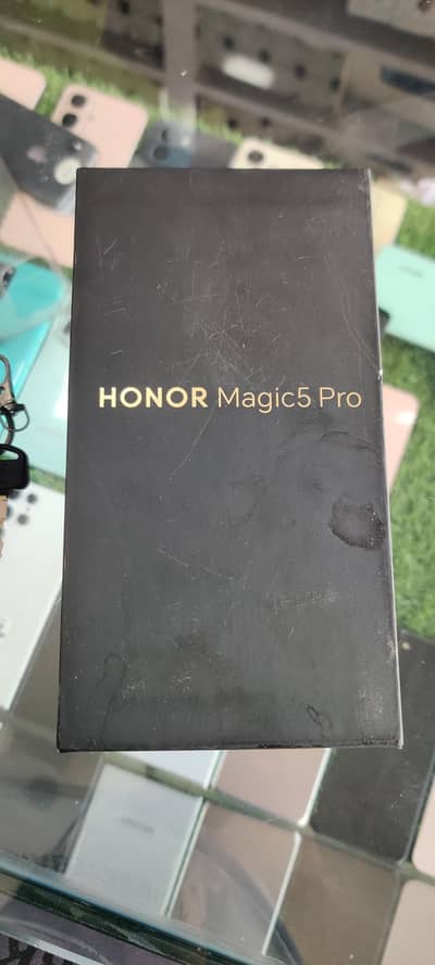 honor magic 5 pro 10/10 urgent sale 03046292963