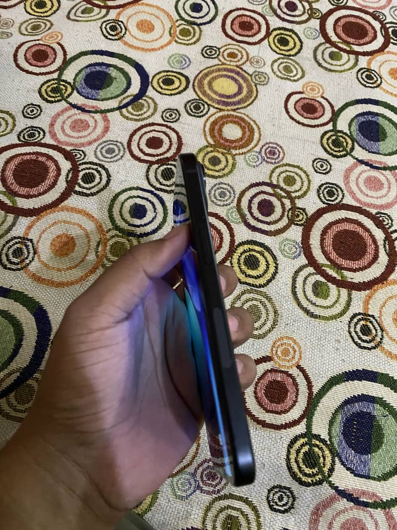 Apple iPhone 15 7