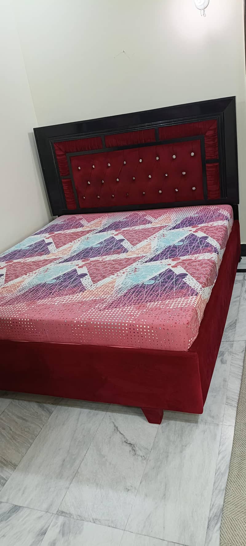 Queen size bed set 2