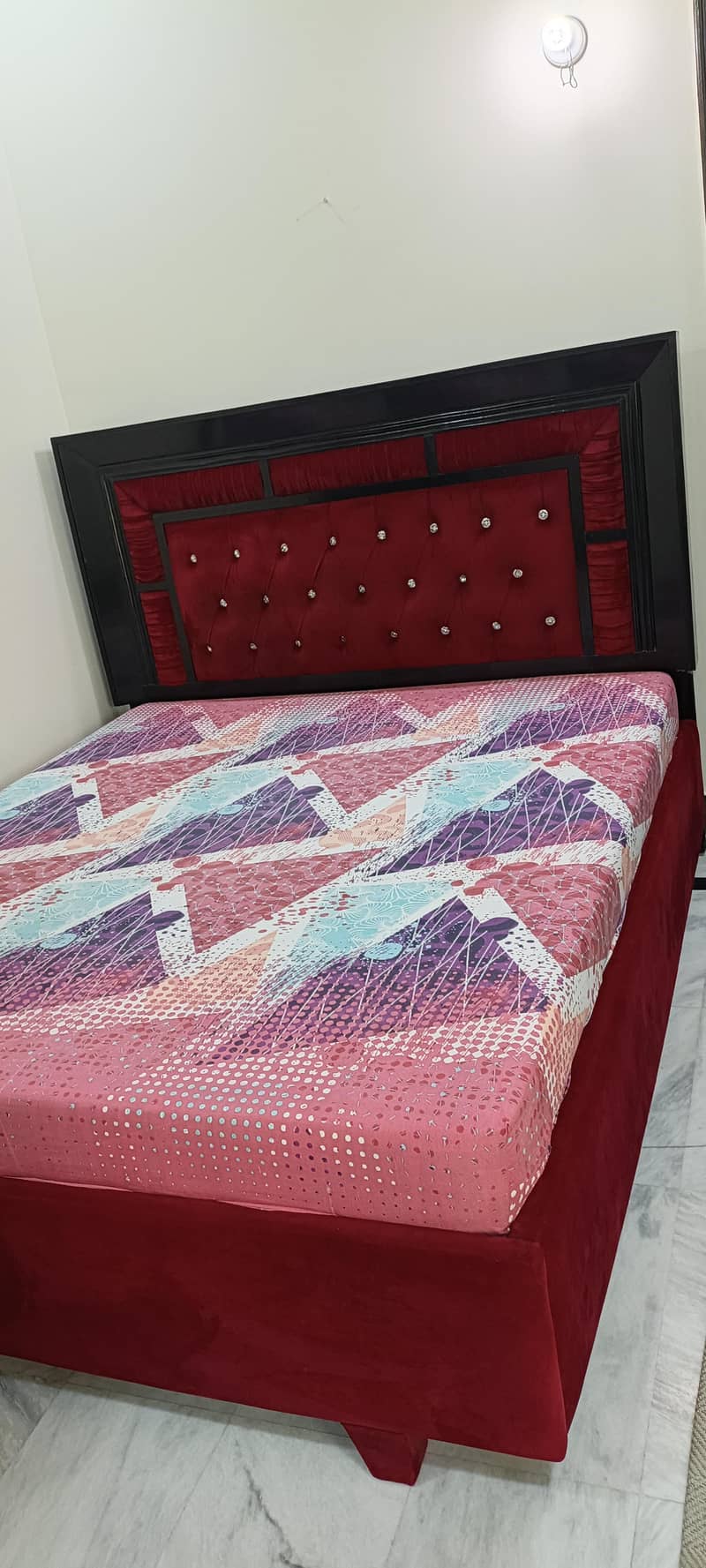 Queen size bed set 3