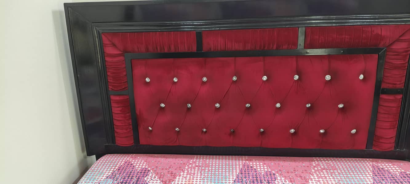 Queen size bed set 5