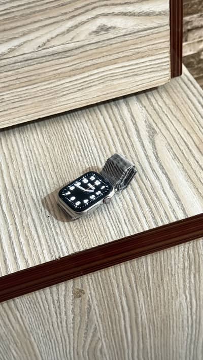 stainless steel APPLE WATCH SERIES 5 silver  45MM WITH CHARGER