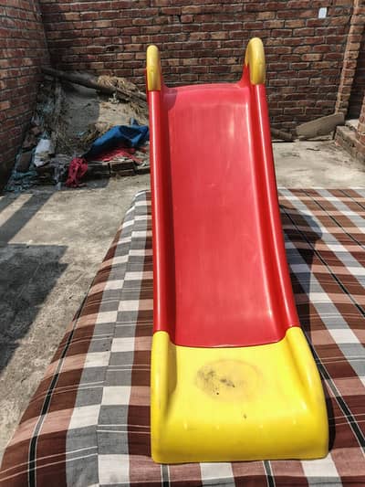 Kids Plastic Slide in Excellent Condition - Used
