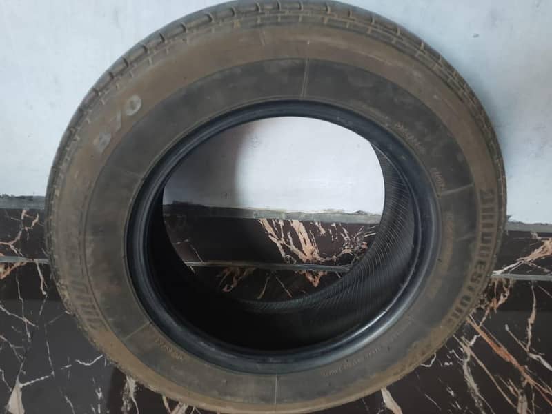 B. tyre 1