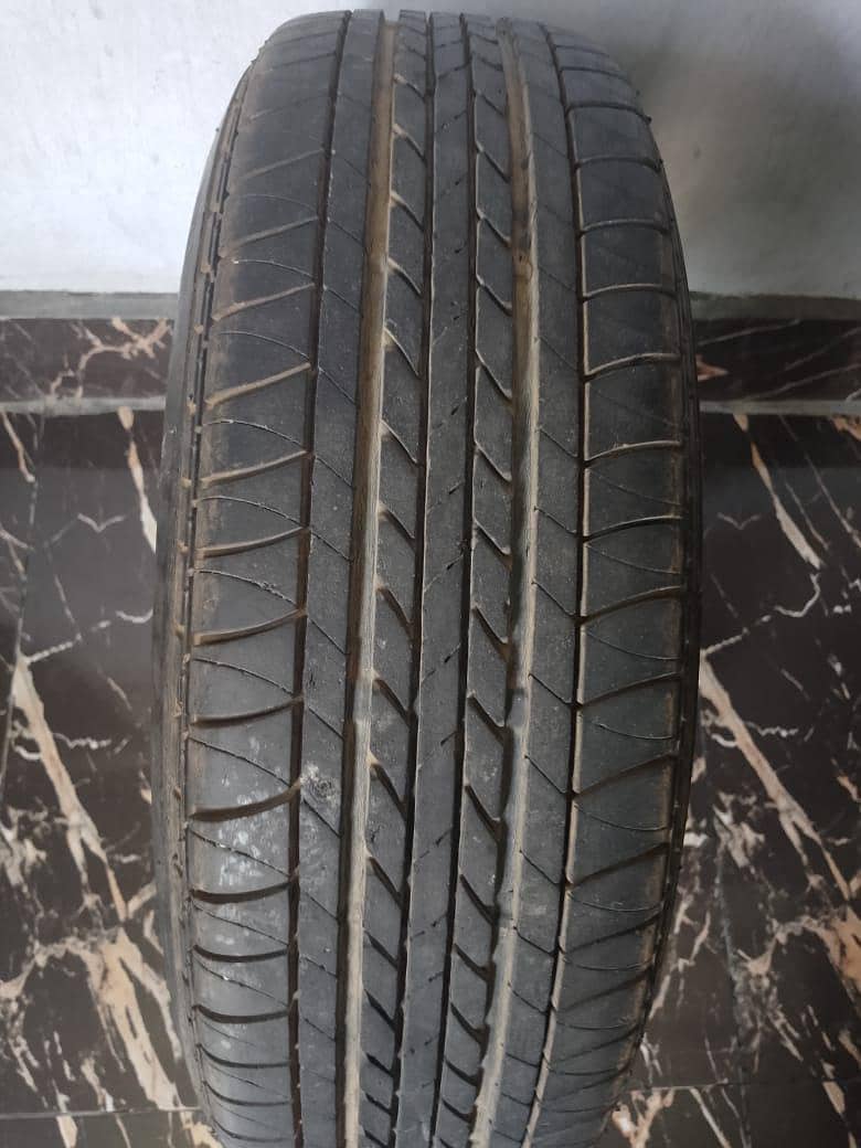 B. tyre 2