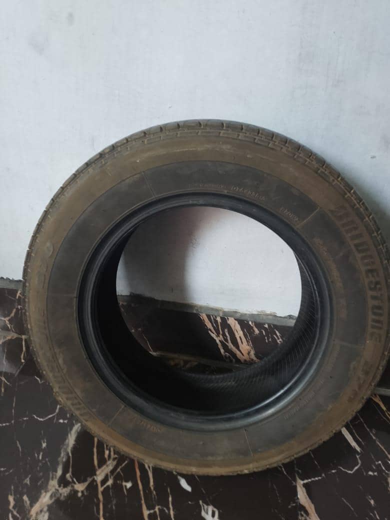 B. tyre 3