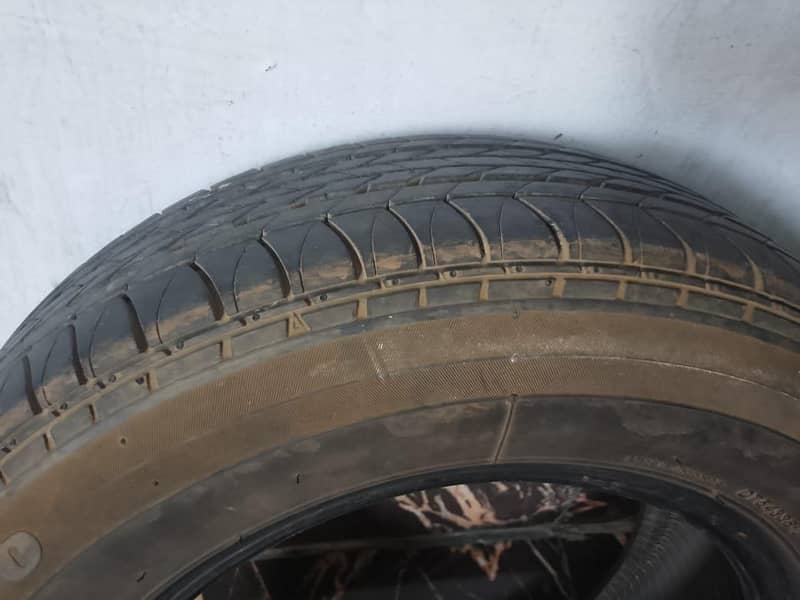 B. tyre 5