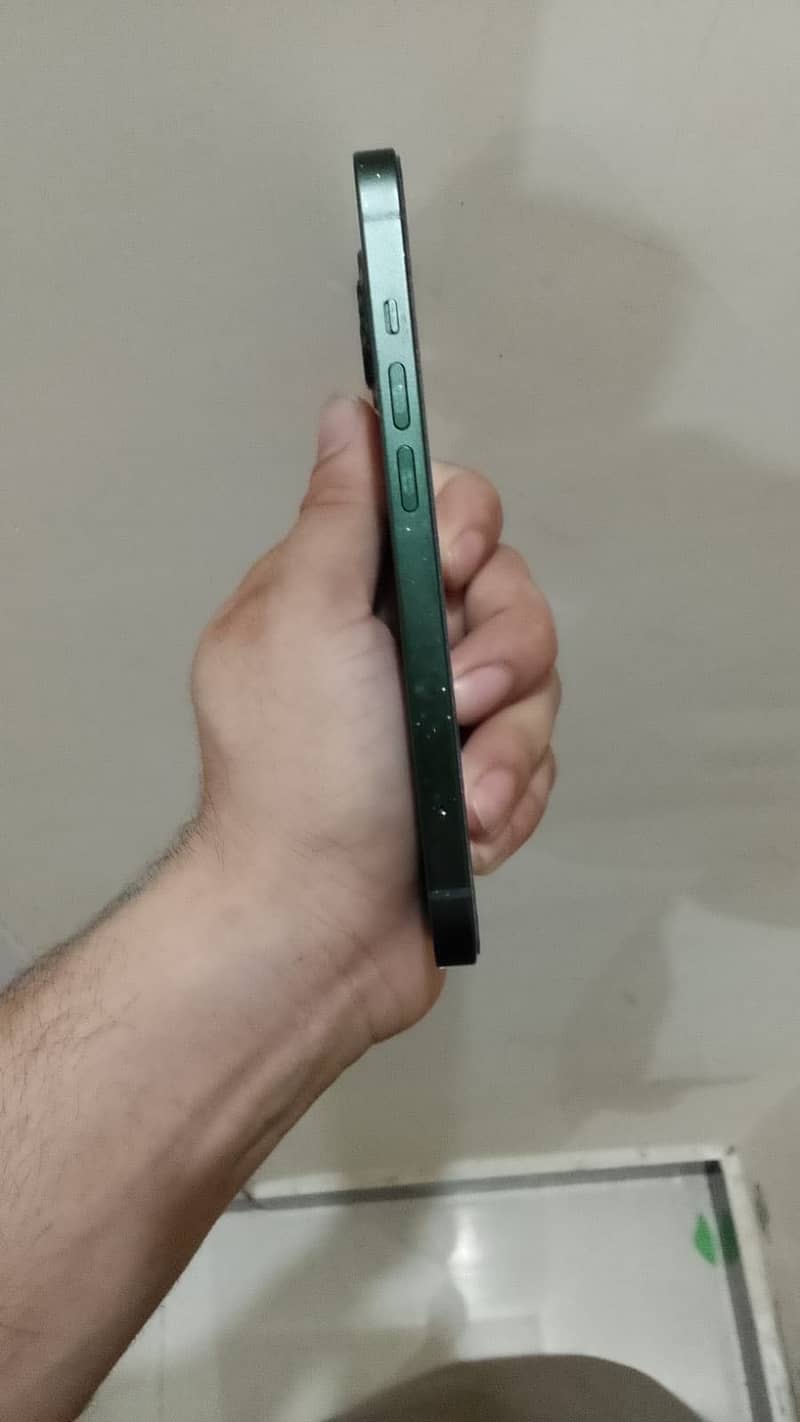 Apple iPhone 13 3