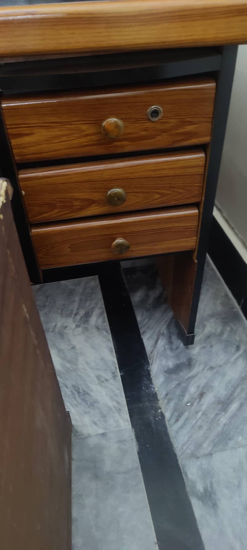 Executive office table 4