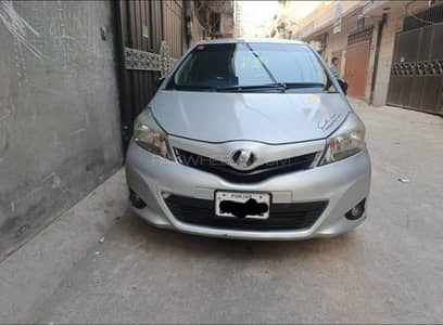Toyota Vitz F 1.0 2011