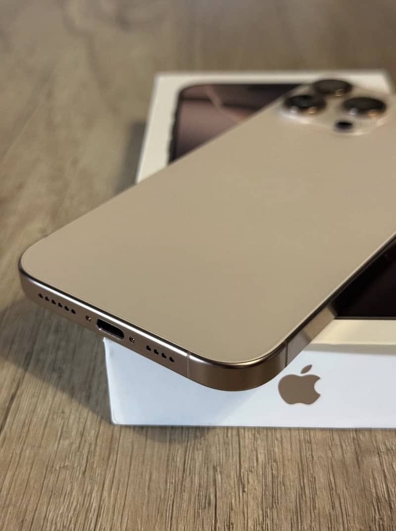 Iphone 16 pro max JV 1