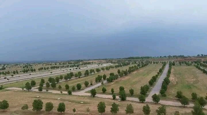 8 Marla Ready Plot With Possession 3