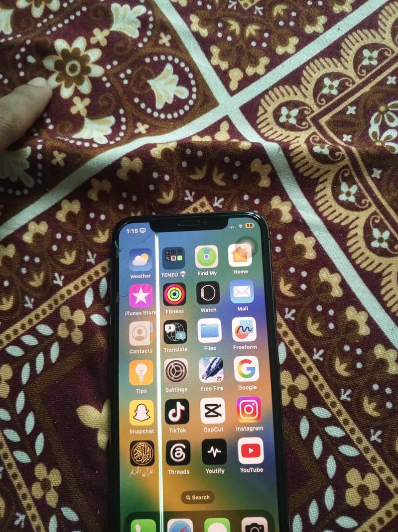 Apple iPhone X 3