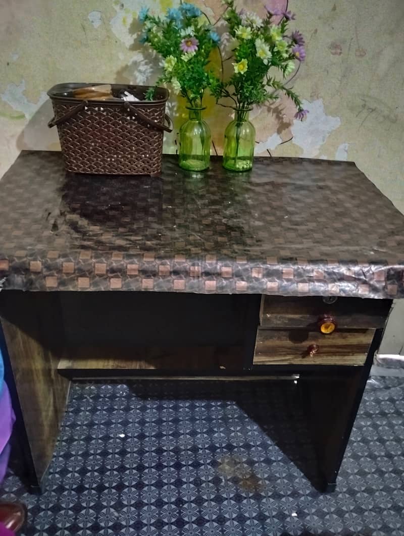 Computer table 2