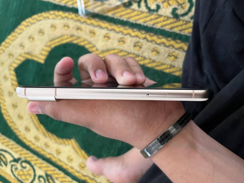 Google Pixel 8 5
