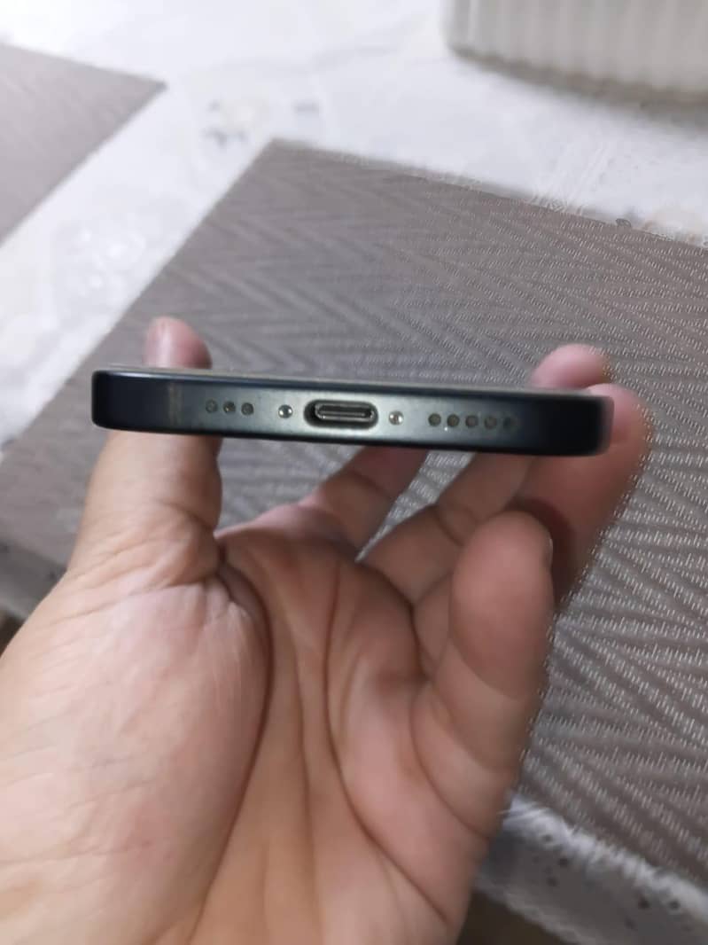 Apple iPhone 15 128 gb grey 2