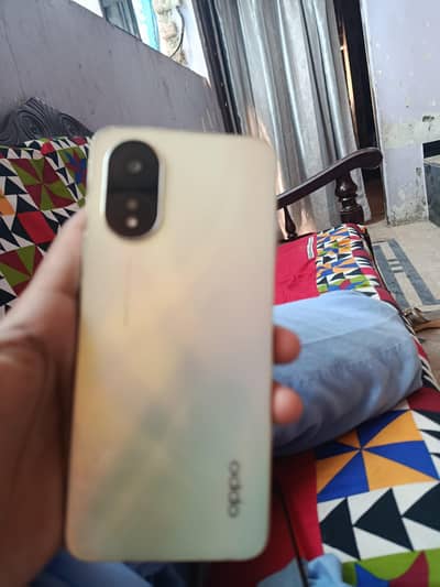 OPPO A18
