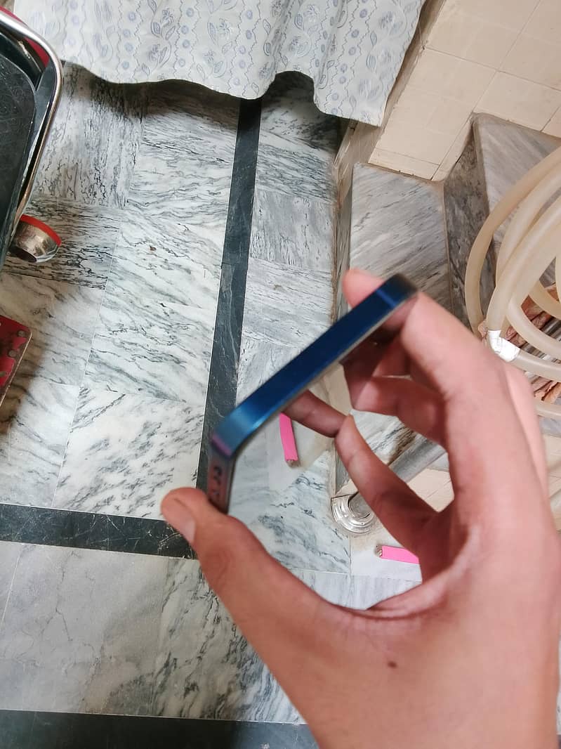 Apple iPhone 12 1