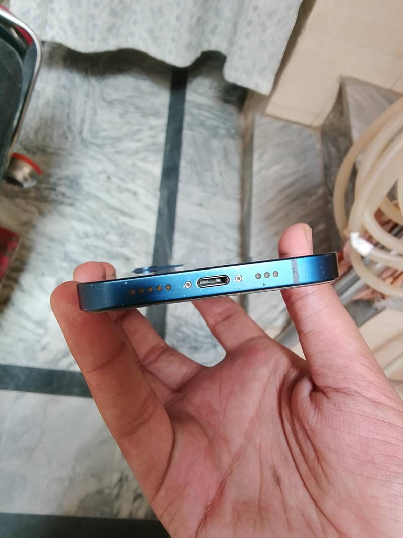 Apple iPhone 12 2