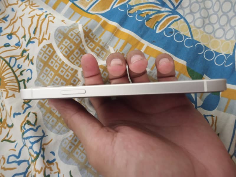 Apple iPhone 12 3