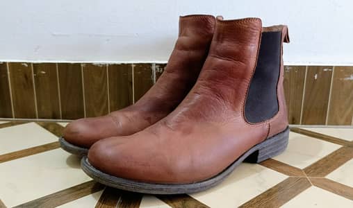 Chelsea shoes Brown