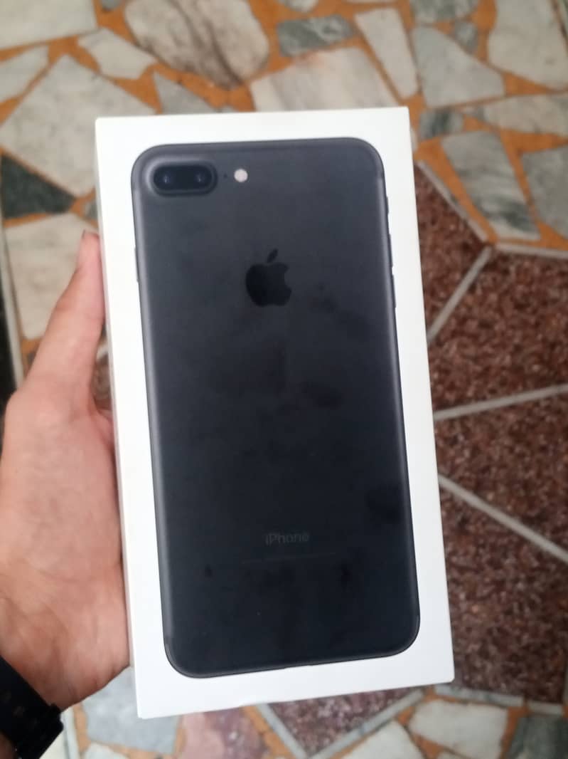 Apple iPhone 7 Plus 1