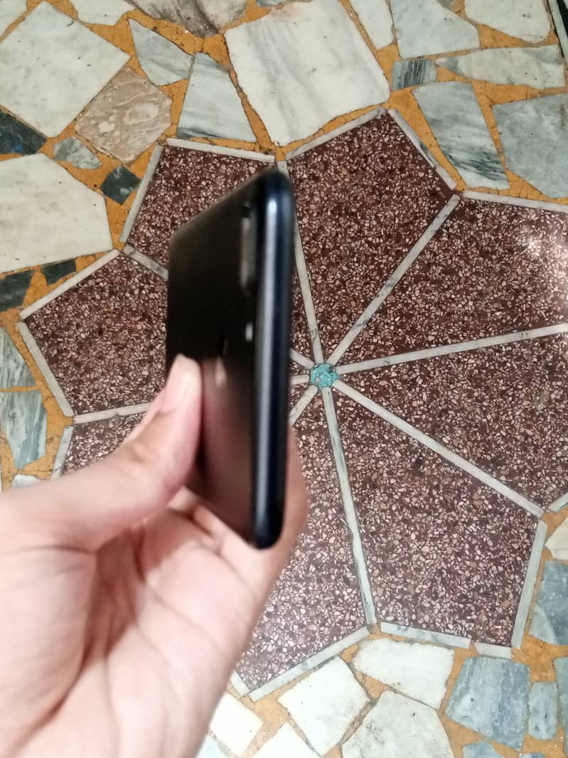 Apple iPhone 7 Plus 2