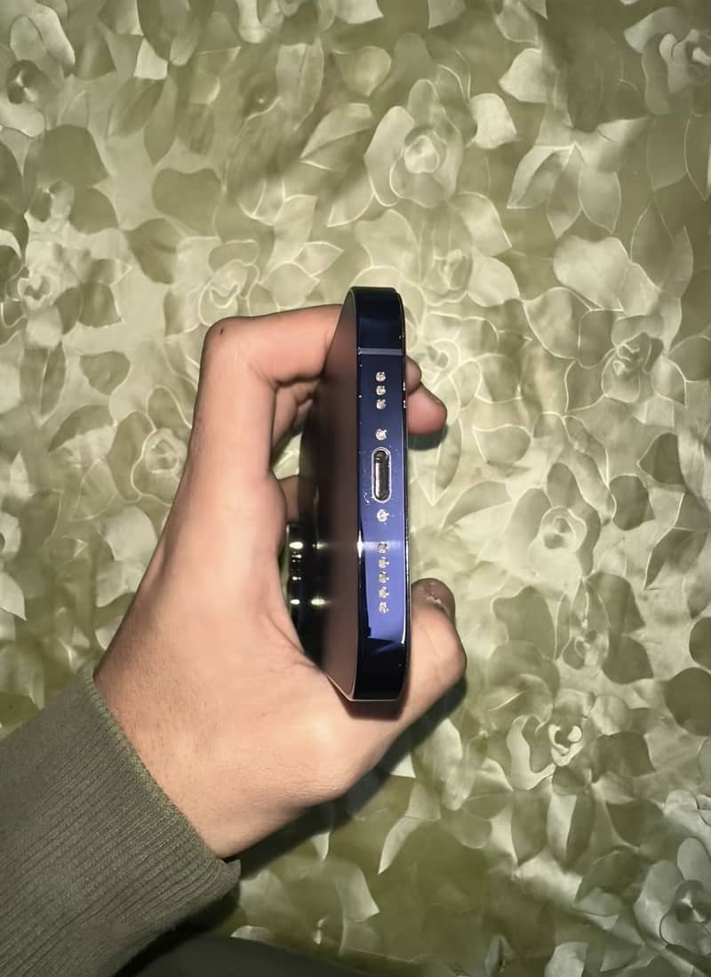 iphone 14 pro 2