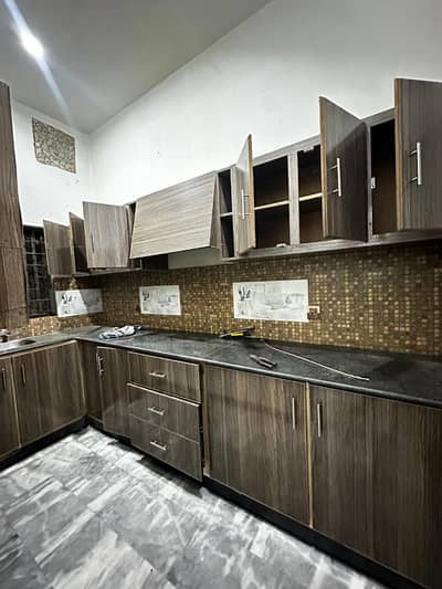 4.5 MARLA LOWER PORTION FOR RENT IN SADAAT COLLEGE TOWN COLLEGE ROAD LAHORE.