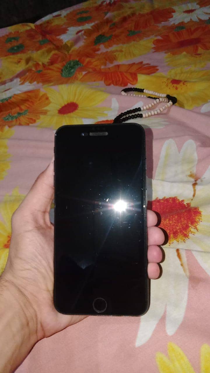 Apple iPhone 7 Plus 1