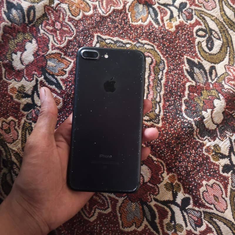 Apple iPhone 7 Plus 1
