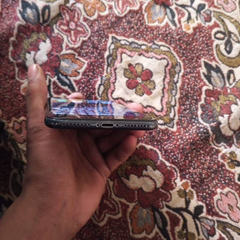 Apple iPhone 7 Plus 3