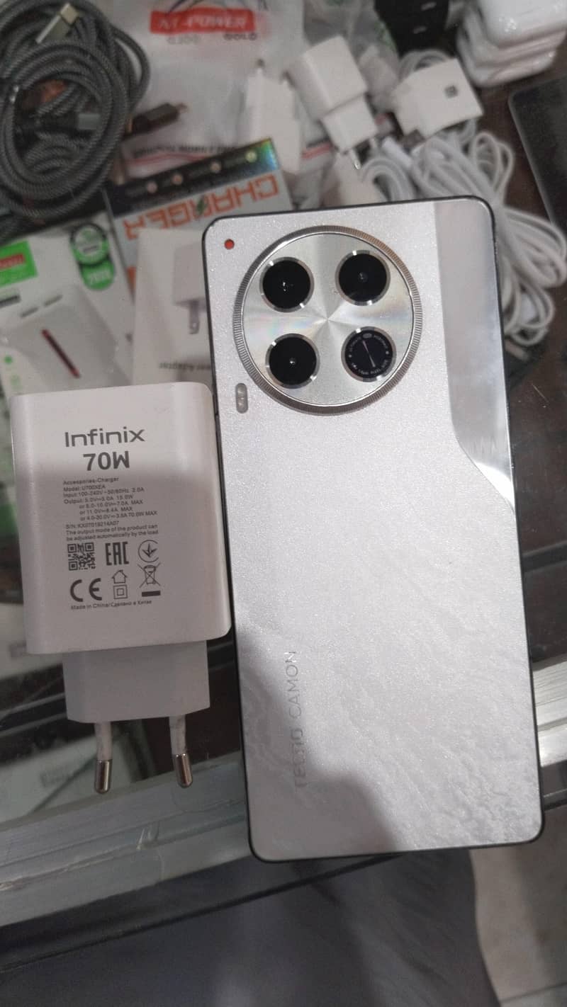 Tecno CAMON 30 0