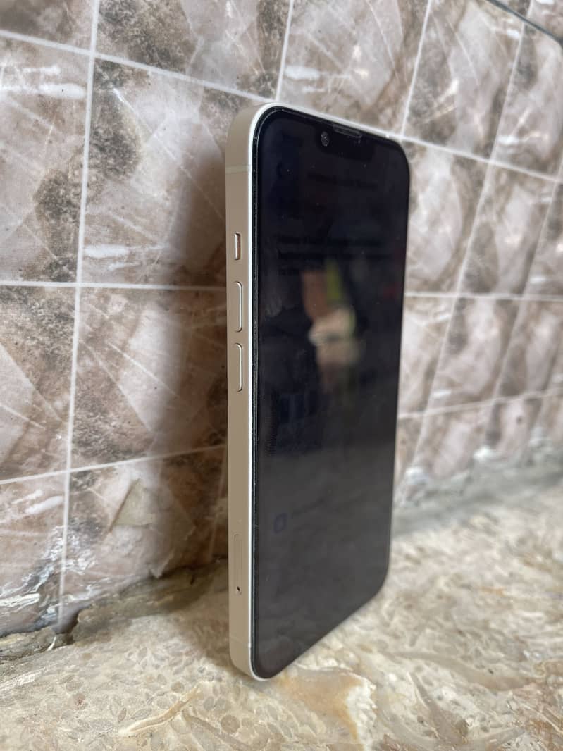Apple iPhone 14 3