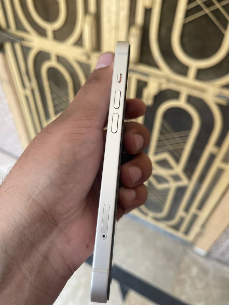 Apple iPhone 14 5