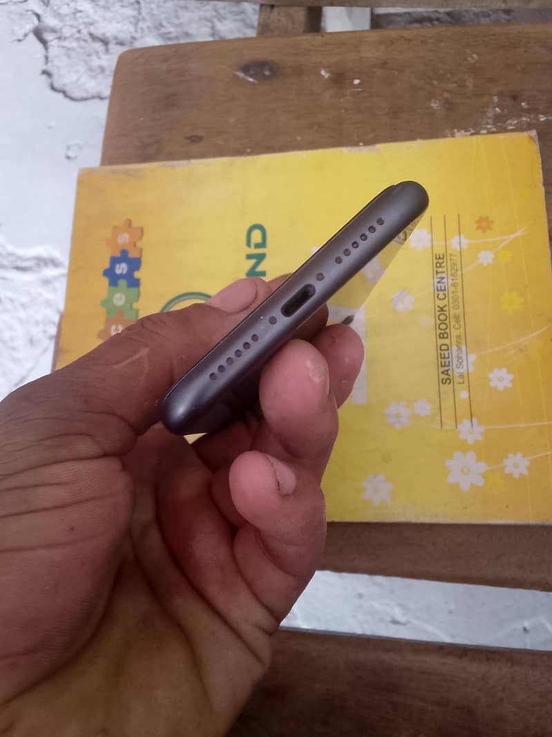 Apple iPhone 11 1