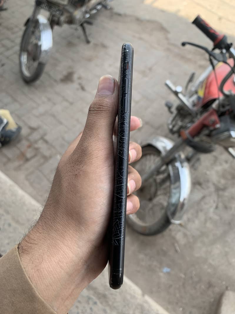 Apple iPhone 7 Plus 2