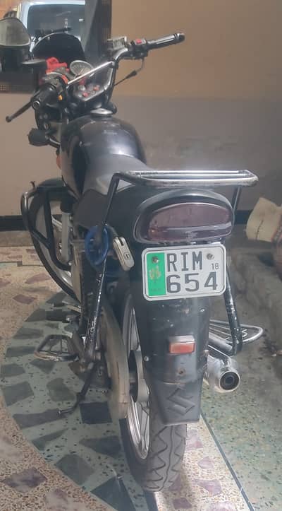 Suzuki GS 150 2018