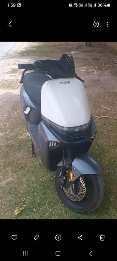 EveeS1 Scooty For Sale